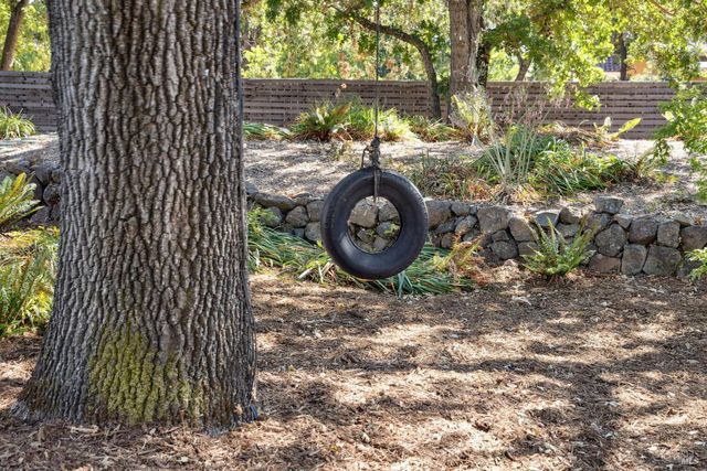 20685 5th St E, Sonoma, CA 95476