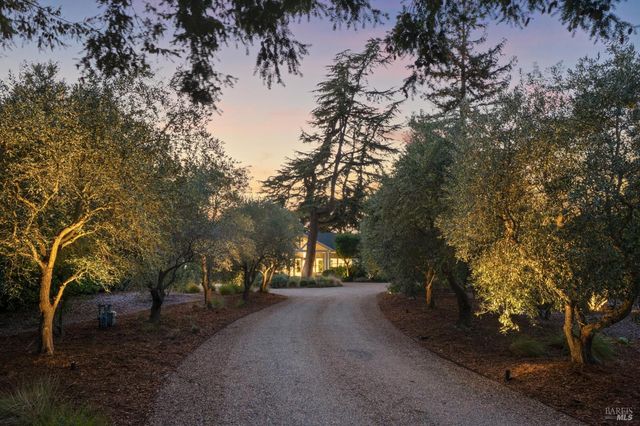 20685 5th St E, Sonoma, CA 95476