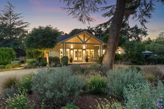 20685 5th St E, Sonoma, CA 95476