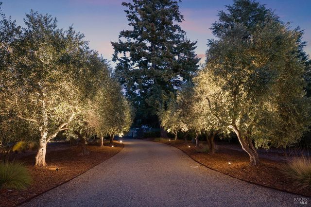 20685 5th St E, Sonoma, CA 95476