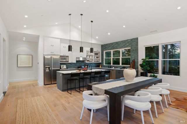 20685 5th St E, Sonoma, CA 95476