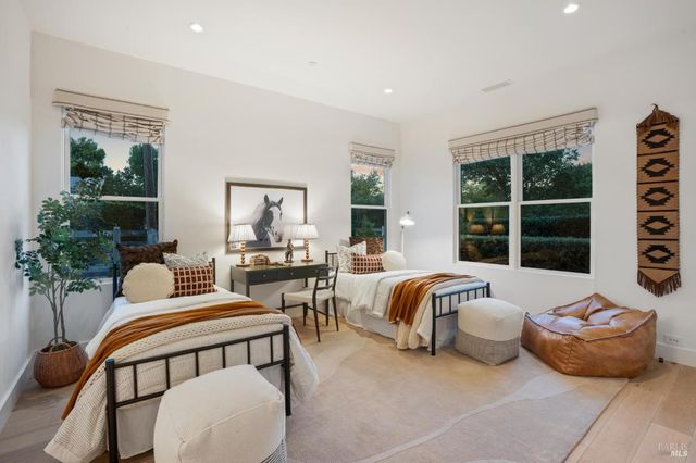 20685 5th St E, Sonoma, CA 95476