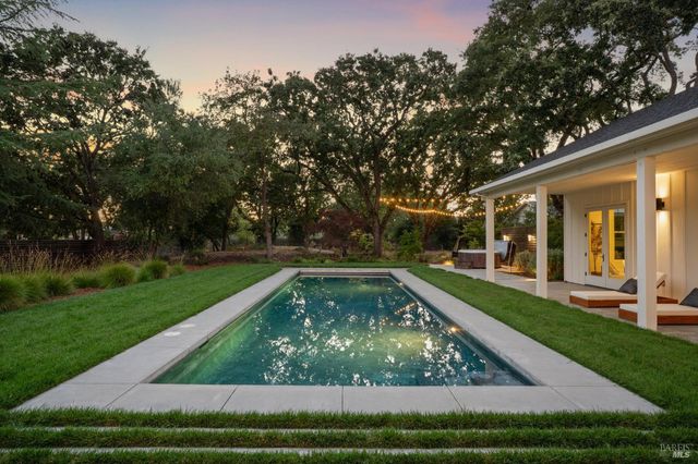 20685 5th St E, Sonoma, CA 95476