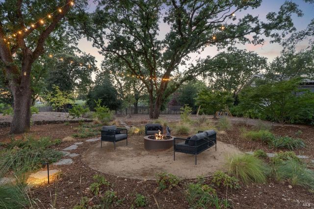 20685 5th St E, Sonoma, CA 95476