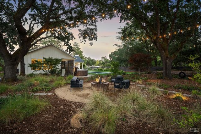 20685 5th St E, Sonoma, CA 95476