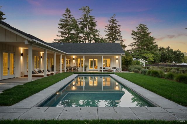 20685 5th St E, Sonoma, CA 95476