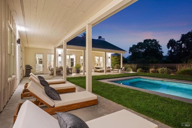 20685 5th St E, Sonoma, CA 95476