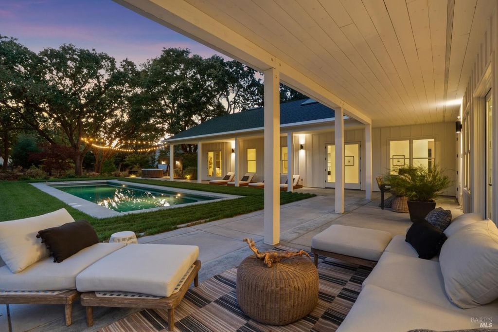 20685 5th St E, Sonoma, CA 95476