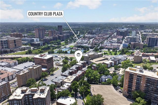 212 Emanual Cleaver Boulevard E, Kansas City, MO 64112