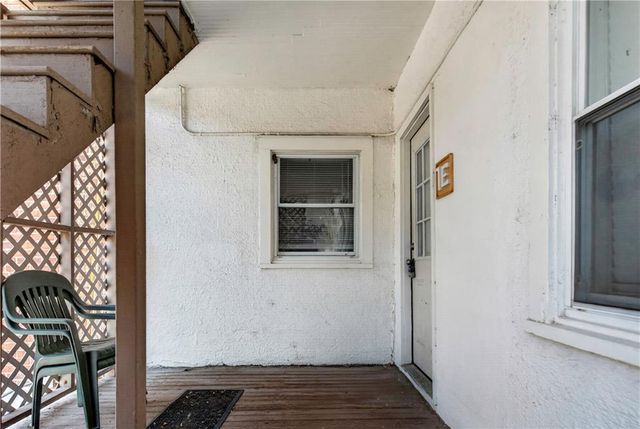 212 Emanual Cleaver Boulevard E, Kansas City, MO 64112