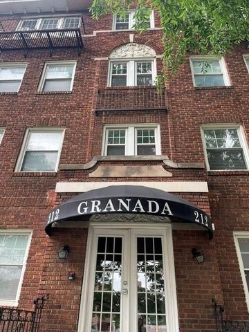 212 Emanual Cleaver Boulevard E, Kansas City, MO 64112