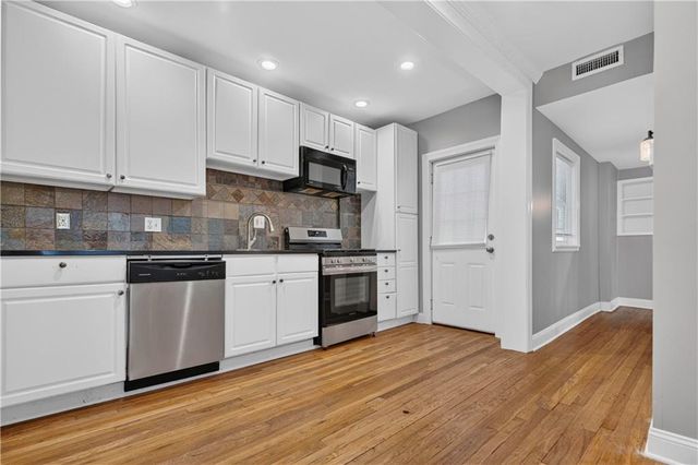 212 Emanual Cleaver Boulevard E, Kansas City, MO 64112