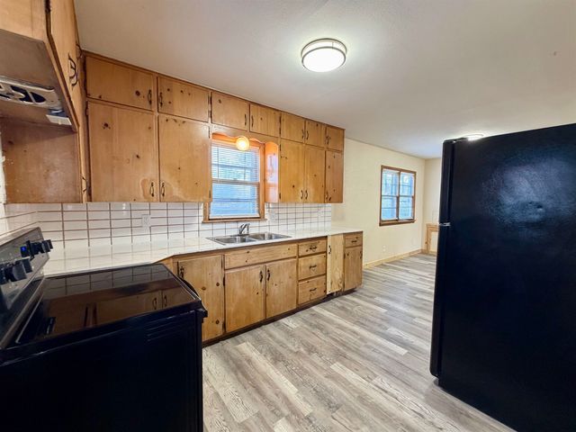 1826 W Webb Ave, El Dorado, KS 67042