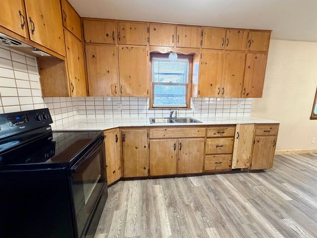 1826 W Webb Ave, El Dorado, KS 67042