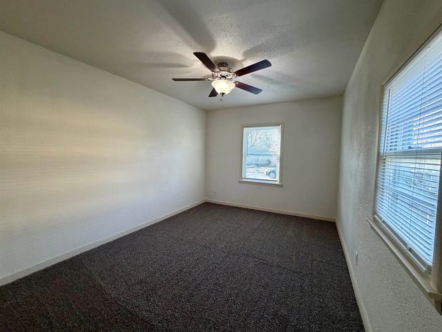 1826 W Webb Ave, El Dorado, KS 67042