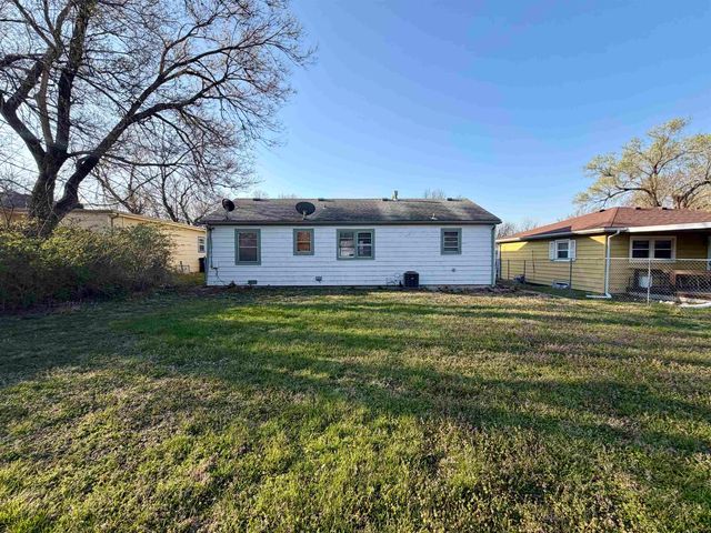 1826 W Webb Ave, El Dorado, KS 67042