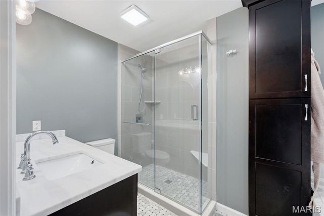2340 Fairoyal Drive, Des Peres, MO 63131