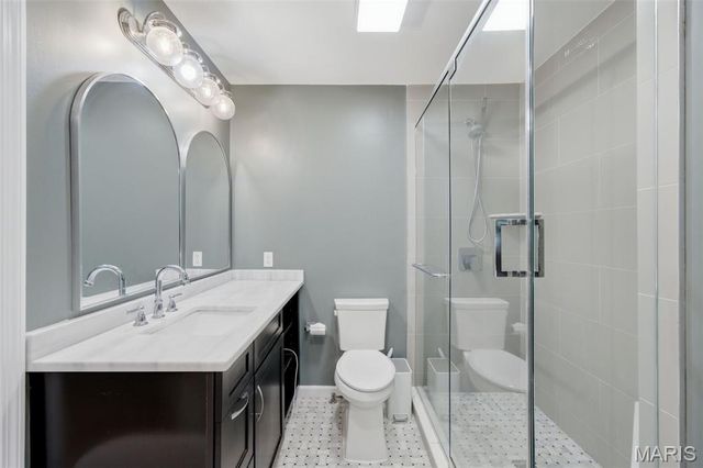 2340 Fairoyal Drive, Des Peres, MO 63131