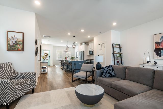 40 Somerleigh Way, Pittsboro, NC 27312