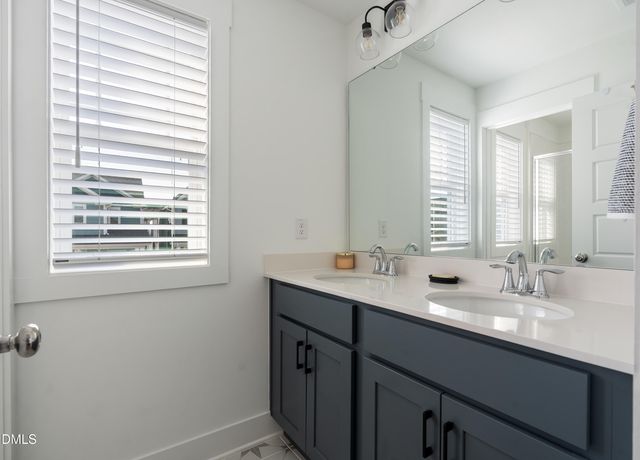 40 Somerleigh Way, Pittsboro, NC 27312