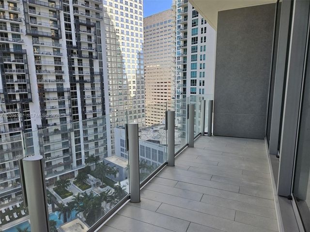 300 Biscayne Boulevard Way 2208W, Miami, FL 33131