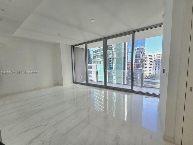 300 Biscayne Boulevard Way 2208W, Miami, FL 33131