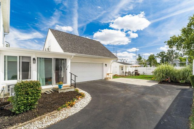 4533 Stranton Park Drive, Grove City, OH 43123