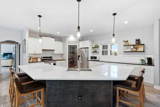 10027 Camelot DRIVE, Mount Pleasant, WI 53406