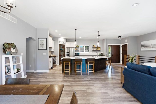 10027 Camelot DRIVE, Mount Pleasant, WI 53406