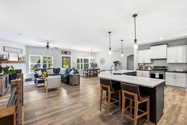 10027 Camelot DRIVE, Mount Pleasant, WI 53406