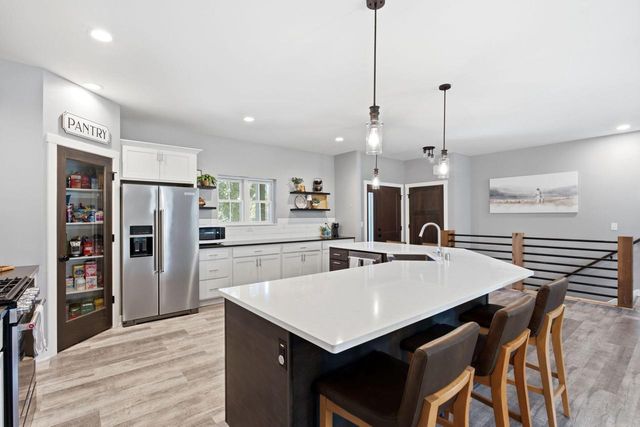 10027 Camelot DRIVE, Mount Pleasant, WI 53406