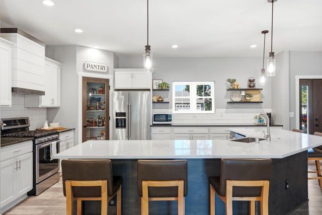 10027 Camelot DRIVE, Mount Pleasant, WI 53406