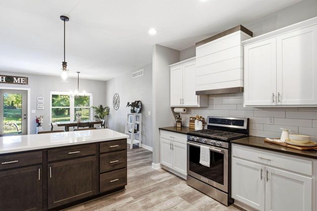 10027 Camelot DRIVE, Mount Pleasant, WI 53406