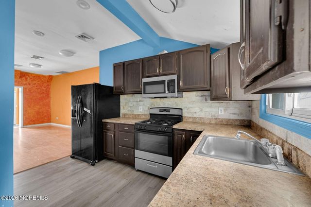 65 Orchard Street, Keansburg, NJ 07734