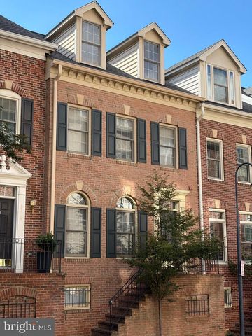 1318 N ADAMS CT, Arlington, VA 22201