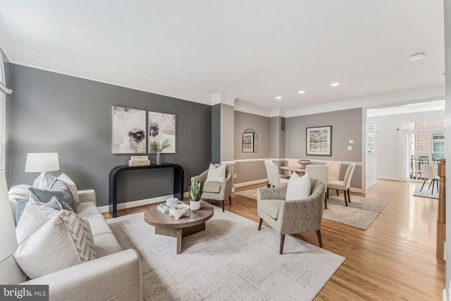 1318 N ADAMS CT, Arlington, VA 22201