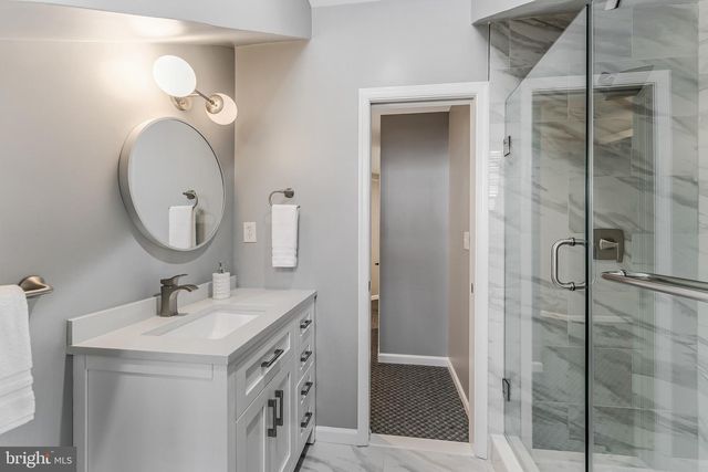 1318 N ADAMS CT, Arlington, VA 22201