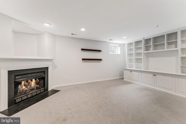 1318 N ADAMS CT, Arlington, VA 22201