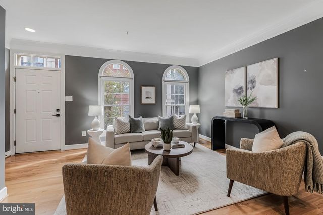 1318 N ADAMS CT, Arlington, VA 22201