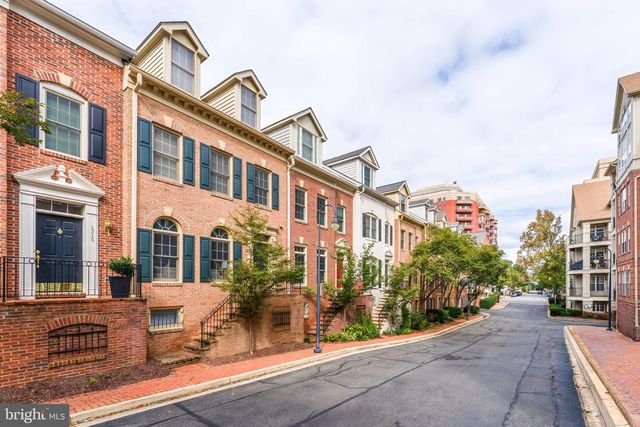 1318 N ADAMS CT, Arlington, VA 22201