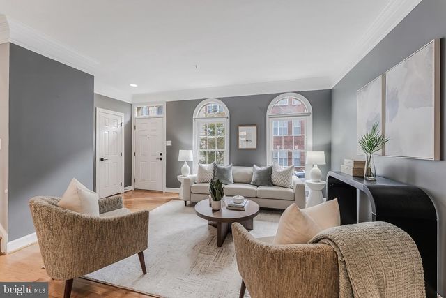 1318 N ADAMS CT, Arlington, VA 22201