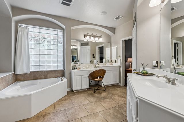 6048 Hidden Creek Lane, Frisco, TX 75036