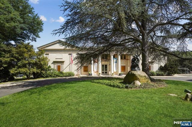 51-02 Greenwood Avenue 2A, Montclair, NJ 07042