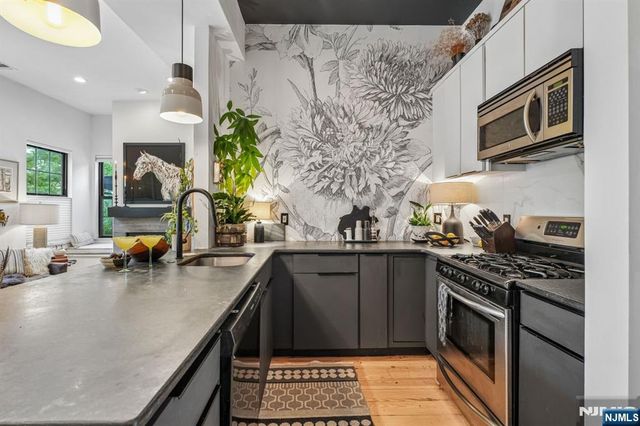 51-02 Greenwood Avenue 2A, Montclair, NJ 07042