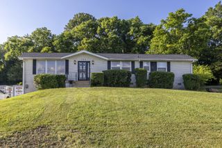 135 Southridge Dr, Nashville, TN 37207
