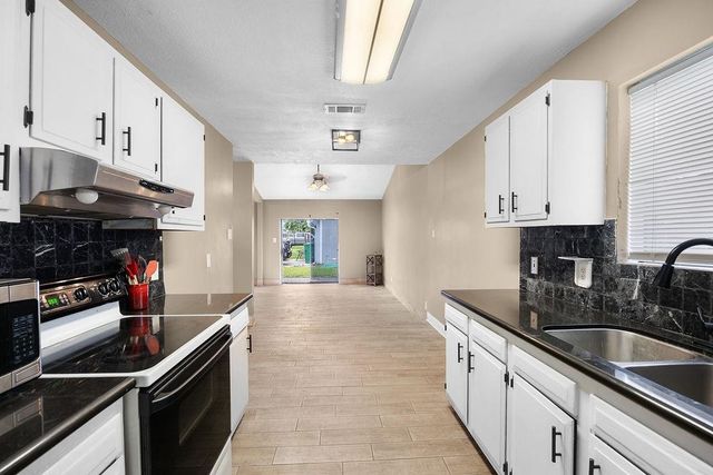 5688 Spanish Mission Court, Lake Charles, LA 70605