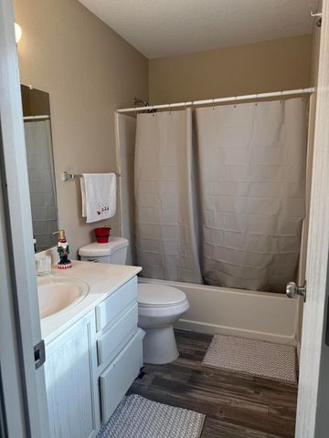 427 Bristlebrush Street SW, Albuquerque, NM 87121