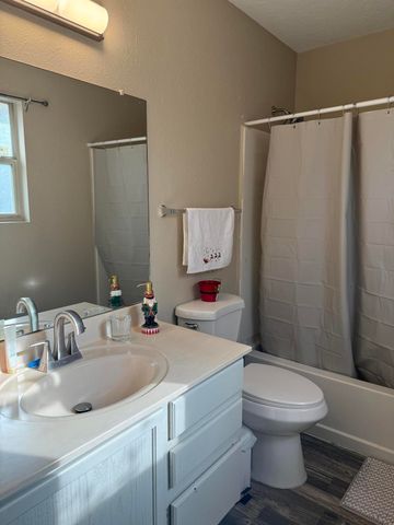 427 Bristlebrush Street SW, Albuquerque, NM 87121