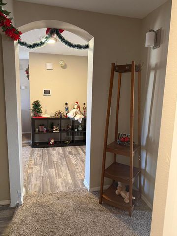 427 Bristlebrush Street SW, Albuquerque, NM 87121