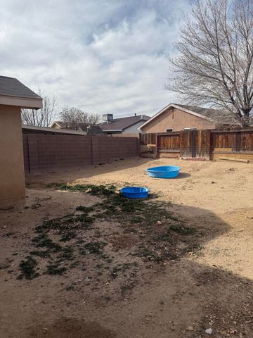 427 Bristlebrush Street SW, Albuquerque, NM 87121